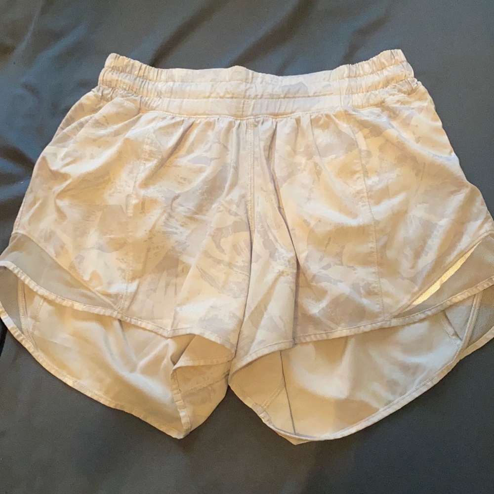 Lululemon hotty hot shorts, 4 in